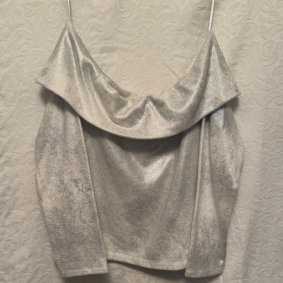 Cold Shoulder Sweater - Picture 1 of 4